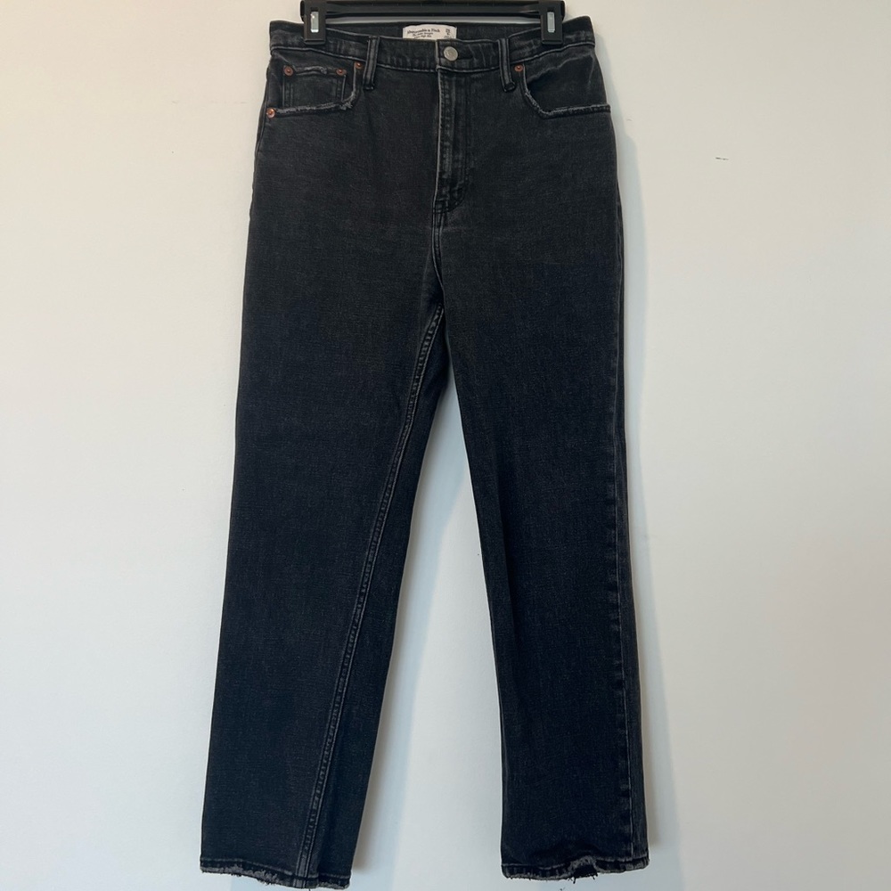Abercrombie  The Ankle Straight Ultra High Rise size 28/6R